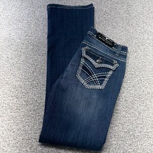 NWT Women’s LA Idol Dark Wash Blue Mid-Rise Stretch Bootcut Jeans Size 9x33